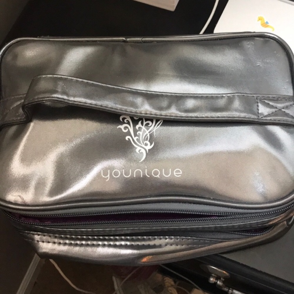 Younique Double Zipper makeup Case